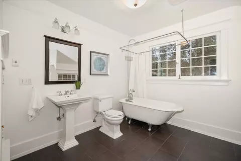 Bath - 520 E 11th Ave, Spokane, WA 99202 photo 3 of 4