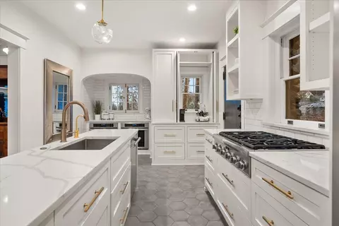 Kitchen - 520 E 11th Ave, Spokane, WA 99202 photo 2 of 4