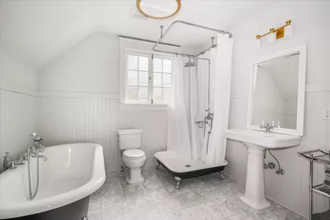 Bath - 520 E 11th Ave, Spokane, WA 99202 photo 2 of 4