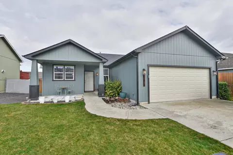 17615 E 3rd Ln, Greenacres, WA 99016
