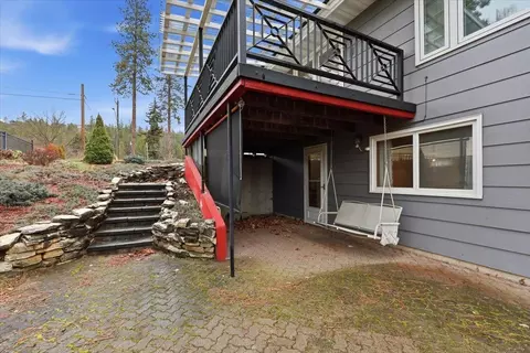 Exterior - 7147 N Fleming St, Spokane, WA 99208 photo 4 of 7