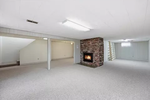 Living - 7147 N Fleming St, Spokane, WA 99208 photo 9 of 9
