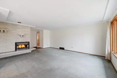 Living - 7147 N Fleming St, Spokane, WA 99208 photo 3 of 9