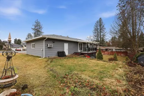 Exterior - 7147 N Fleming St, Spokane, WA 99208 photo 7 of 7
