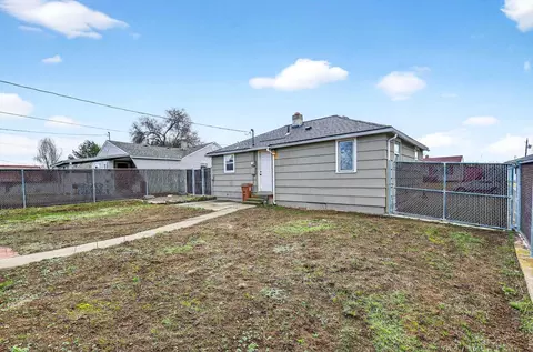 Exterior - 1517 E Sanson Ave, Spokane, WA 99207 photo 5 of 8