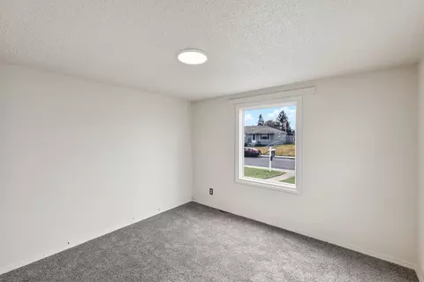 Bedroom - 1517 E Sanson Ave, Spokane, WA 99207 photo 6 of 6