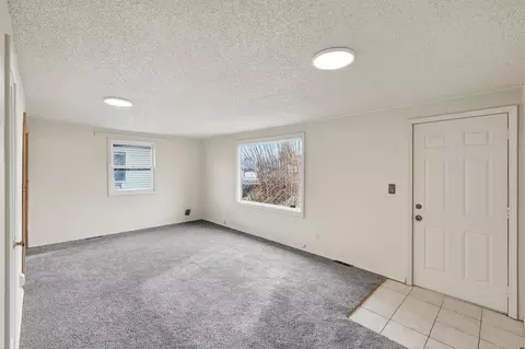 Living - 1517 E Sanson Ave, Spokane, WA 99207 photo 2 of 4