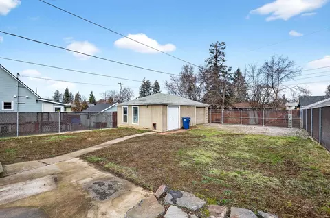 Exterior - 1517 E Sanson Ave, Spokane, WA 99207 photo 7 of 8