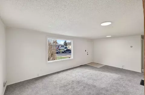 Living - 1517 E Sanson Ave, Spokane, WA 99207 photo 3 of 4