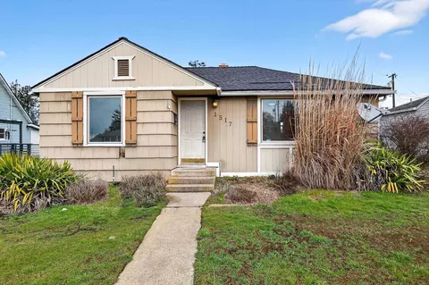 Exterior - 1517 E Sanson Ave, Spokane, WA 99207 photo 3 of 8