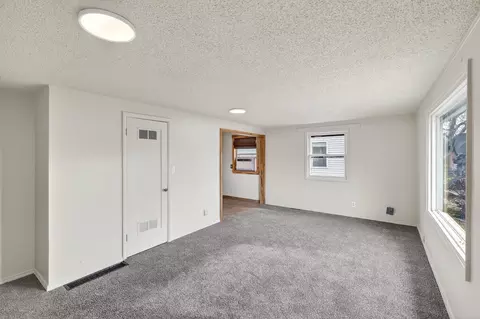 Living - 1517 E Sanson Ave, Spokane, WA 99207 photo 1 of 4