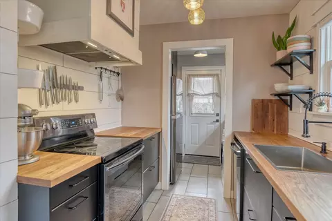 Kitchen - 3134 E 30th Ave, Spokane, WA 99223 photo 1 of 3