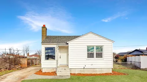 2104 W Mansfield Ct, Spokane, WA 99205