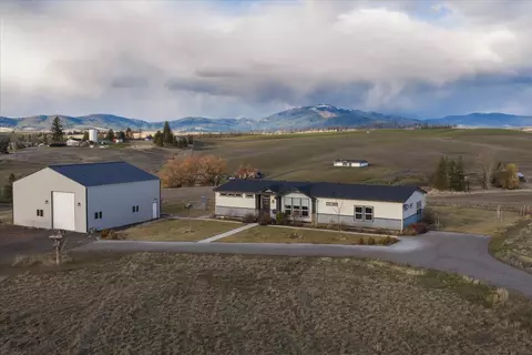 605 E B St, Rockford, WA 99030