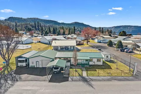 2325 Rainbow St, Seven Bays, WA 99122