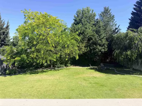 Exterior - 517 E Westcrest Ave, Colbert, WA 99005 photo 4 of 8