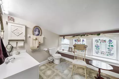 Bath - 2517 E Illinois Ave, Spokane, WA 99207 photo 2 of 3