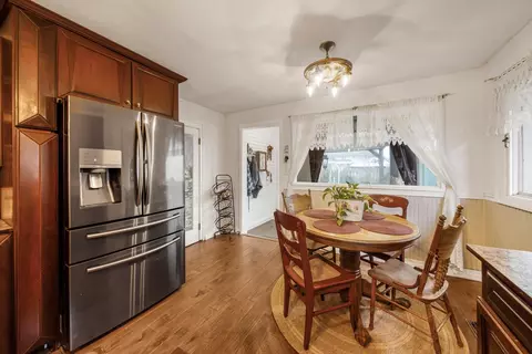 Dining - 2517 E Illinois Ave, Spokane, WA 99207 photo 3 of 3