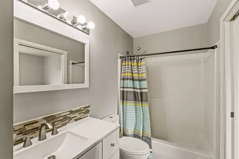 Bath - 9906 E 17th Ln, Spokane Valley, WA 99206 photo 1 of 2