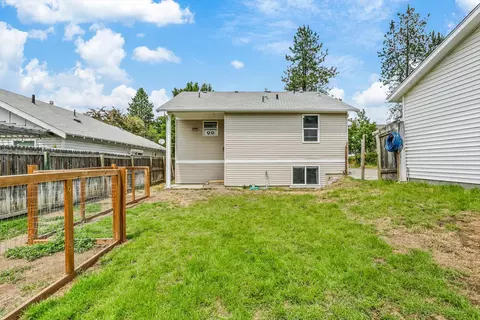 Exterior - 9906 E 17th Ln, Spokane Valley, WA 99206 photo 7 of 7