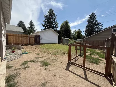 Exterior - 9906 E 17th Ln, Spokane Valley, WA 99206 photo 6 of 7