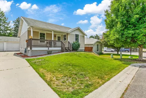 9906 E 17th Ln, Spokane Valley, WA 99206