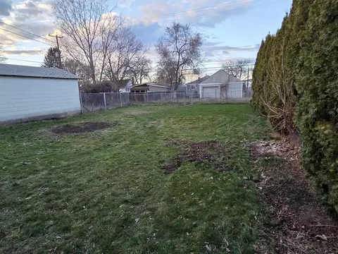 Exterior - 4127 E 2nd Ave, Spokane, WA 99202 photo 4 of 5