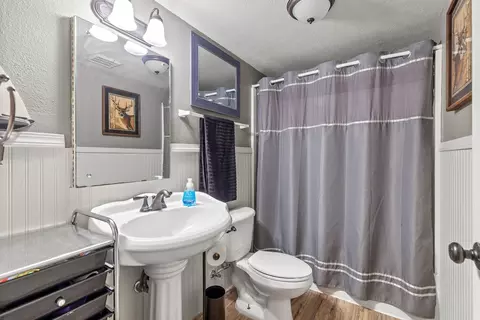Bath - 205 E 1st Ave, Spangle, WA 99031 photo 3 of 3