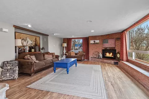 Living - 205 E 1st Ave, Spangle, WA 99031 photo 1 of 3