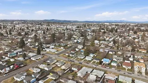 View/Area - 2318 E Columbia Ave, Spokane, WA 99208 photo 4 of 6