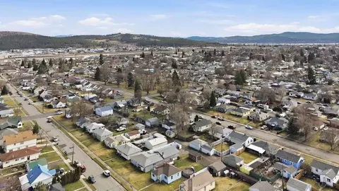 View/Area - 2318 E Columbia Ave, Spokane, WA 99208 photo 3 of 6