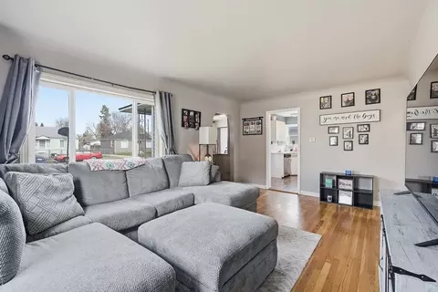 Living - 2318 E Columbia Ave, Spokane, WA 99208 photo 2 of 2