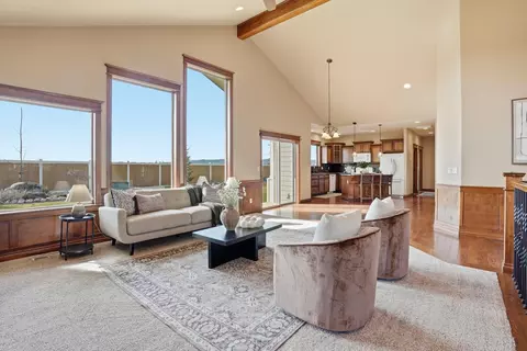 Living - 1228 E Fireside Ln, Spokane, WA 99208 photo 3 of 5