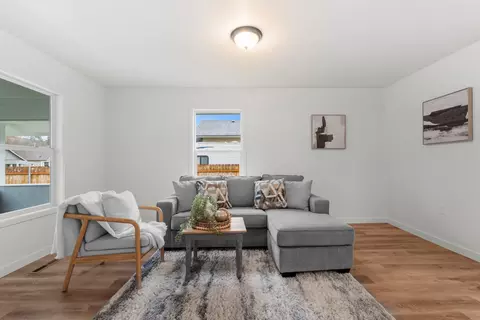 Living - 2317 E 6th Ave, Spokane, WA 99202 photo 1 of 2
