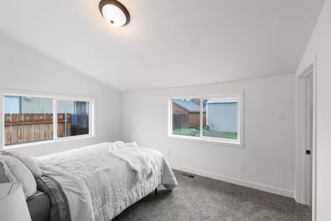 Bedroom - 2317 E 6th Ave, Spokane, WA 99202 photo 4 of 5