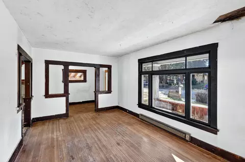 Living - 953 E Ninth Ave, Spokane, WA 99202 photo 4 of 7