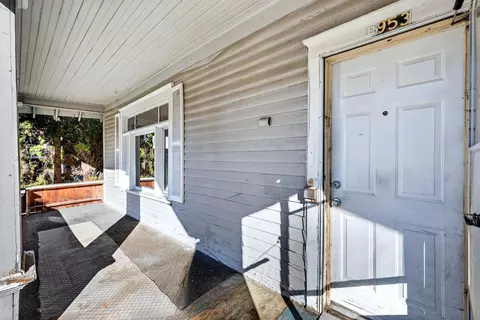 Exterior - 953 E Ninth Ave, Spokane, WA 99202 photo 2 of 7