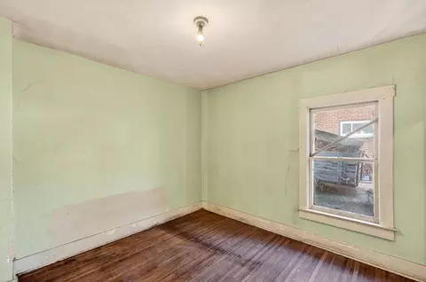 Bedroom - 953 E Ninth Ave, Spokane, WA 99202 photo 5 of 8