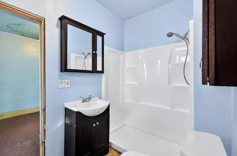 Bath - 953 E Ninth Ave, Spokane, WA 99202 photo 3 of 3