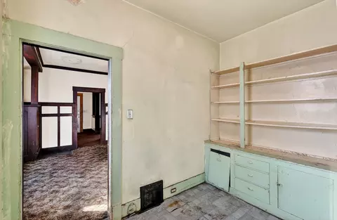 Entry Way - 953 E Ninth Ave, Spokane, WA 99202 photo 4 of 6