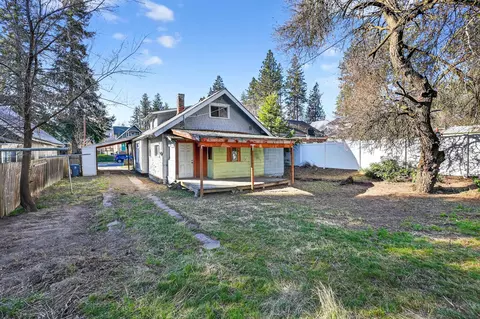 Exterior - 953 E Ninth Ave, Spokane, WA 99202 photo 5 of 7