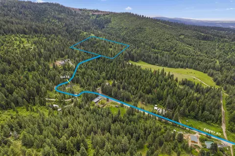 15124 Emery Rd, Chattaroy, WA 99003