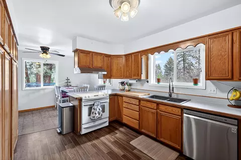 Kitchen - 4301 E 16th Ave, Spokane, WA 99223 photo 1 of 4