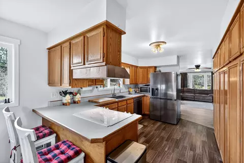Kitchen - 4301 E 16th Ave, Spokane, WA 99223 photo 4 of 4