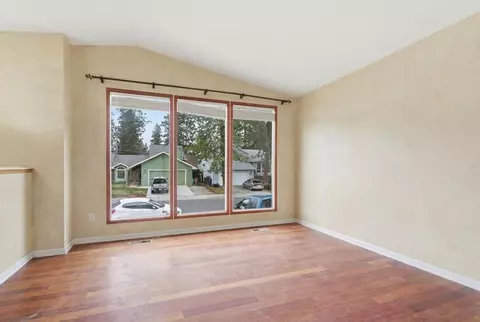Living - 4020 E 34th Ave, Spokane, WA 99223 photo 2 of 7