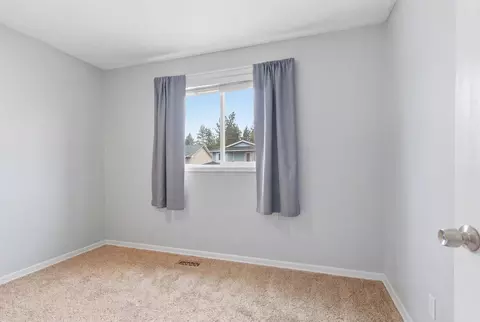 Bedroom - 4020 E 34th Ave, Spokane, WA 99223 photo 5 of 9