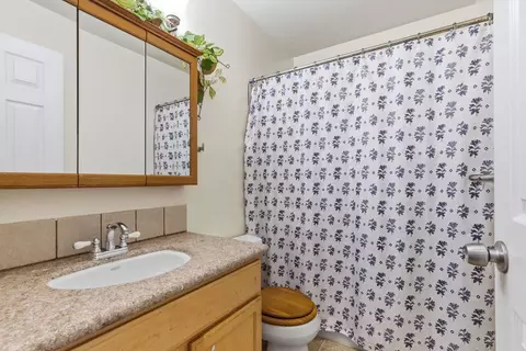 Bath - 4020 E 34th Ave, Spokane, WA 99223 photo 1 of 2