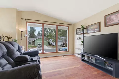 Living - 4020 E 34th Ave, Spokane, WA 99223 photo 1 of 7
