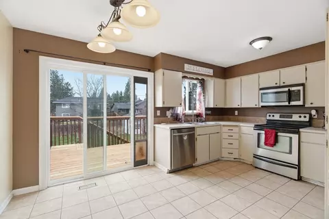 Kitchen - 4020 E 34th Ave, Spokane, WA 99223 photo 5 of 5