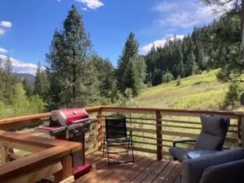137 Matsen Creek Rd, Kettle Falls, WA 99141